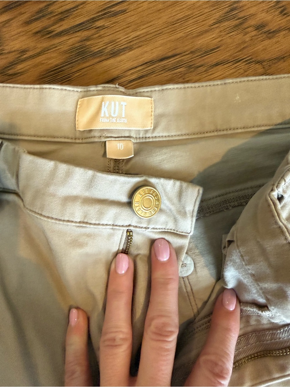 Kut from the Kloth Blake Super Wide-Leg Khaki Pants - Picture 3 of 4